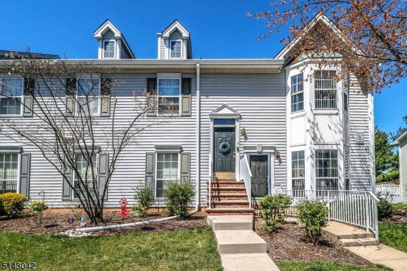 25 Columbus Dr - Photo 1