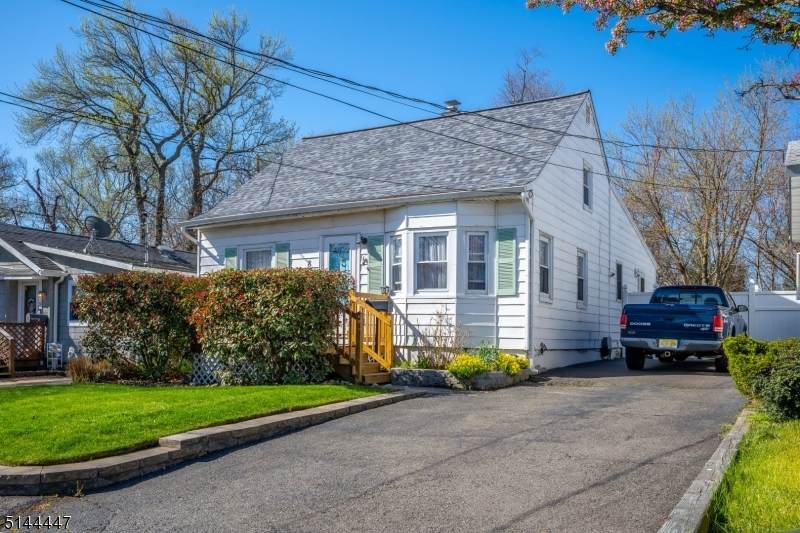 8 Middlesex Blvd - Photo 1