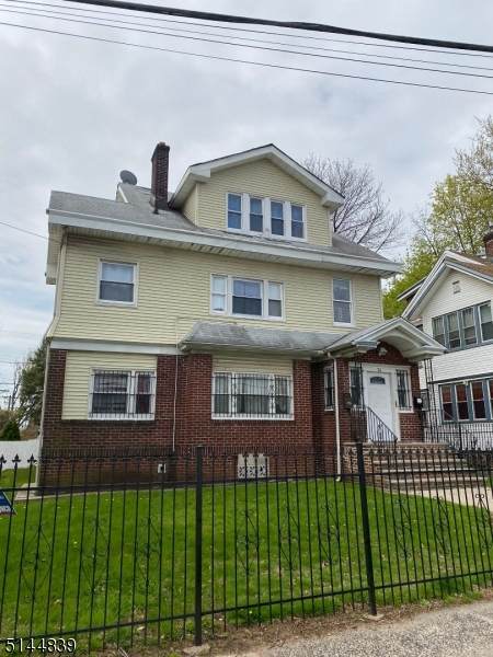 74 Weequahic Ave - Photo 1