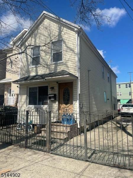 30 Kossuth St - Photo 1