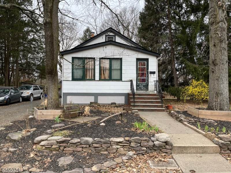 222 Oakmoor Ave - Photo 1
