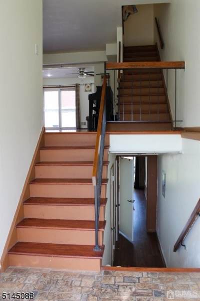 1 Hyde Ave - Photo 1
