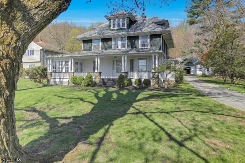 532 Fairview Ave - Photo 1