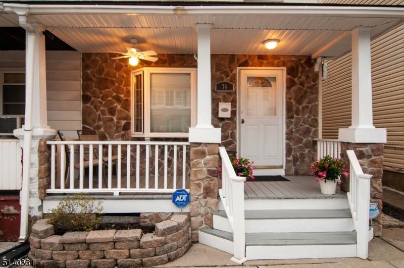 76 Lewis St - Photo 1