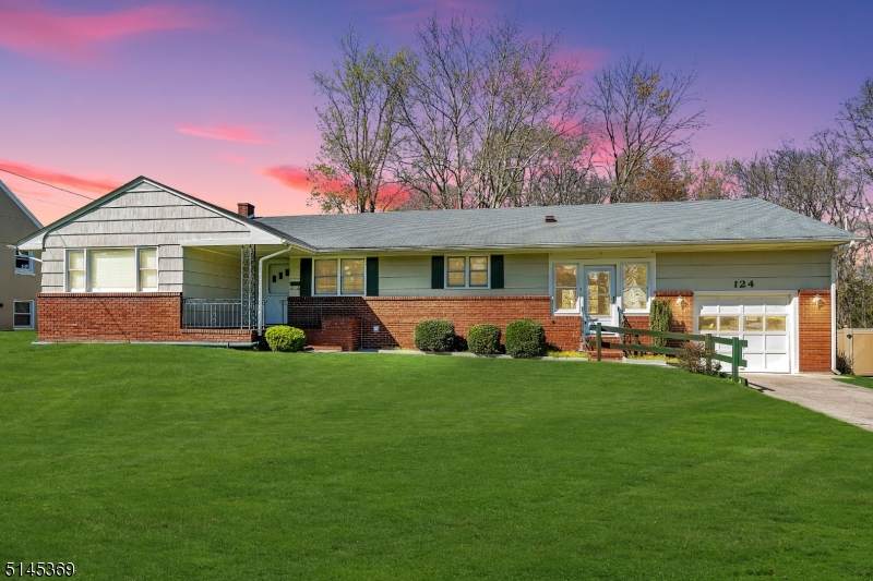 124 Gainsboro Rd - Photo 1