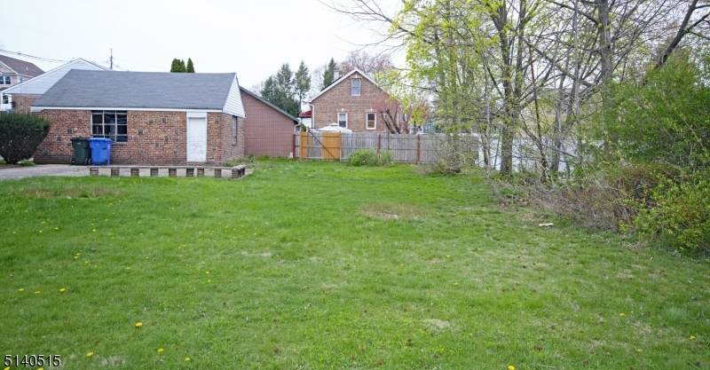 210 INMAN Ave - Photo 1