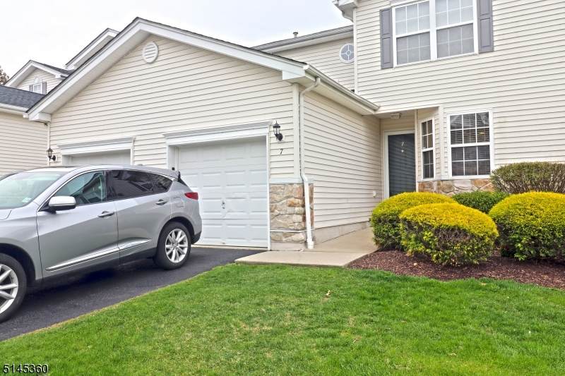 7 Lakeview Dr - Photo 1