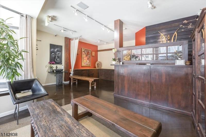 388 Broad St - Photo 1