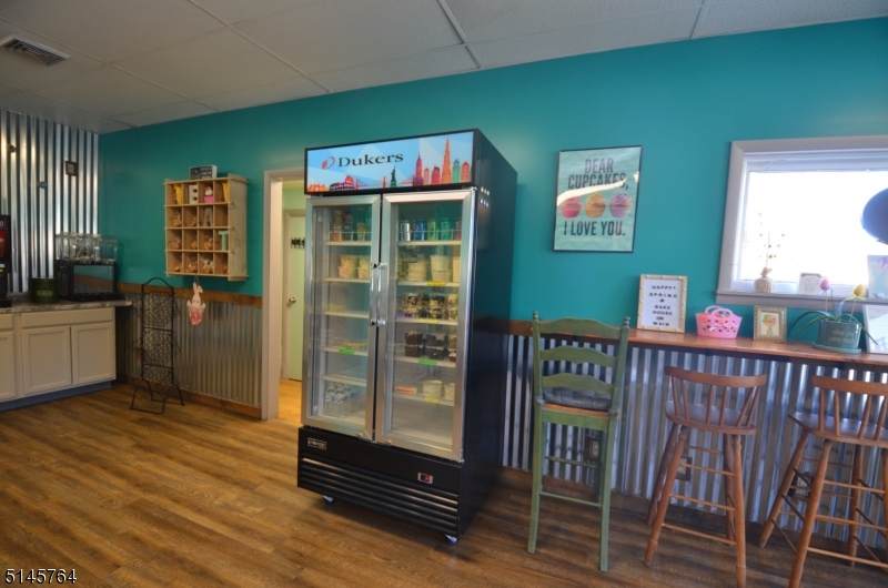 215 N Main St - Photo 1