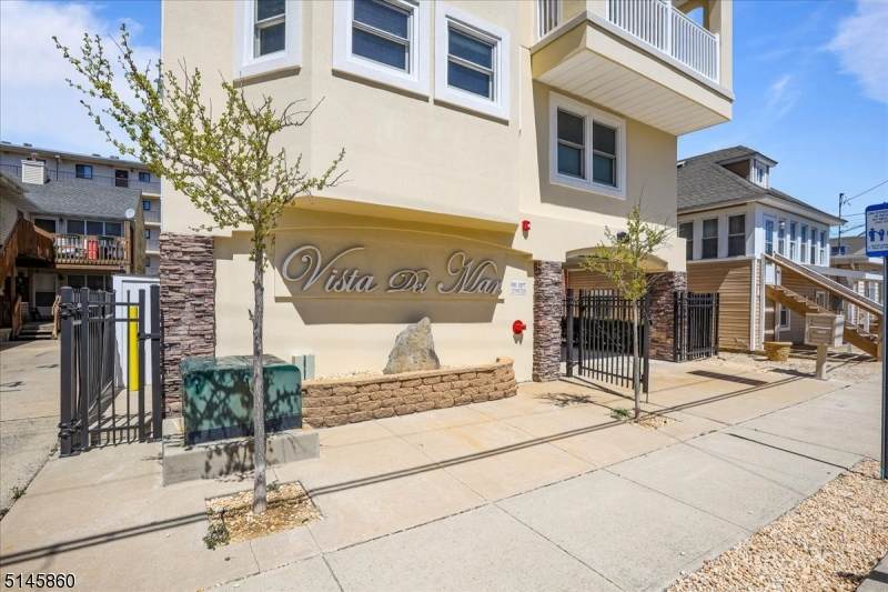 28 Sampson Ave - Photo 1