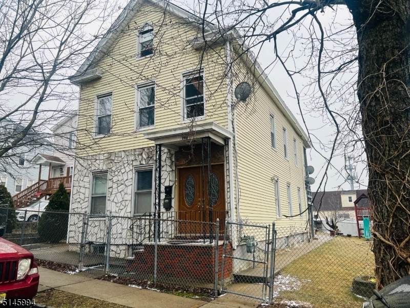 288 Paxton - Photo 1