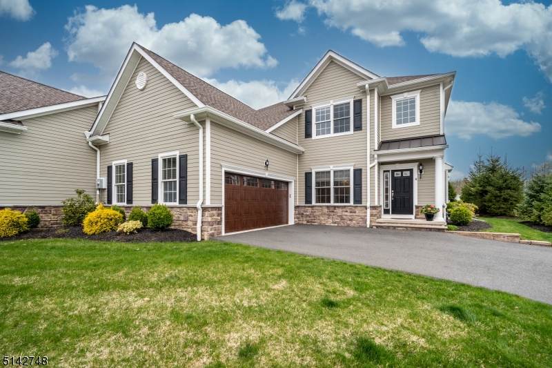 8 Country Club Dr - Photo 1