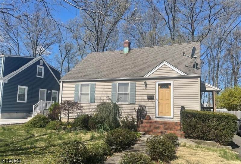 533 Lyman Ave - Photo 1