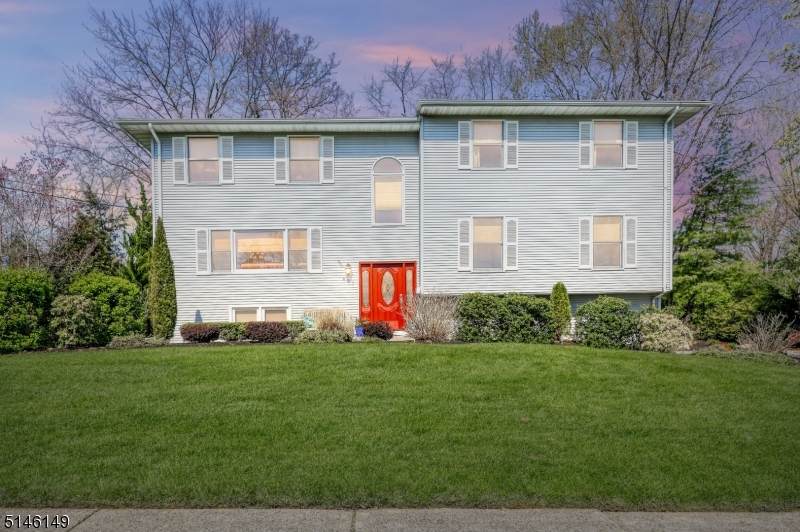 667 Rutgers Pl - Photo 1