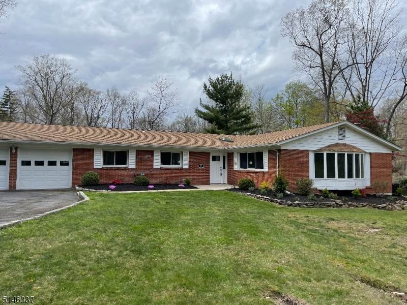 11 Green Valley Dr - Photo 1