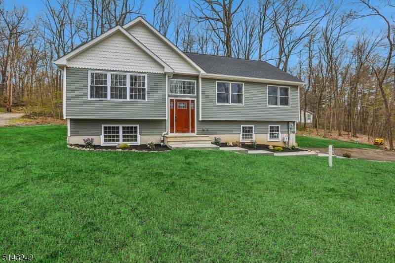16 Sleepy Hollow Rd - Photo 1