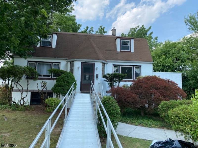 25 Bellevue Ave - Photo 1