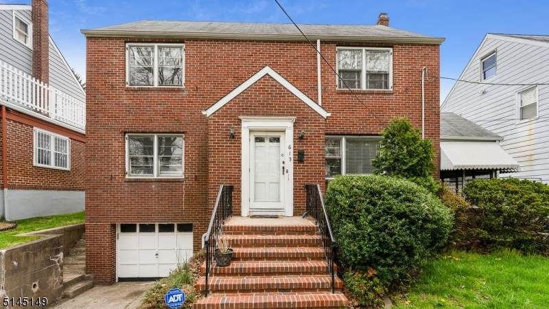 615 Lake St - Photo 1