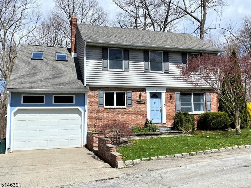 10 Oakway Dr - Photo 1