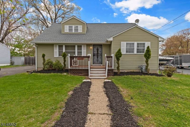 59 Clipper Ave - Photo 1