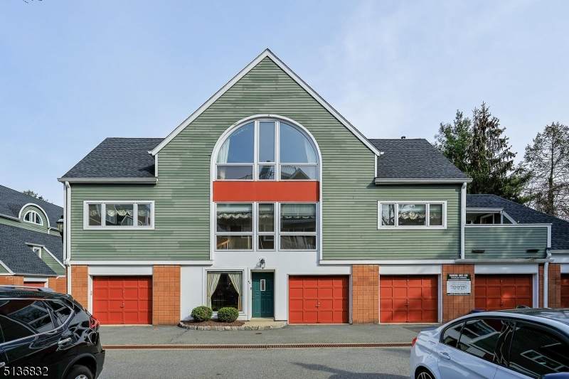 13 Franklin Pl, Unit 8A - Photo 1