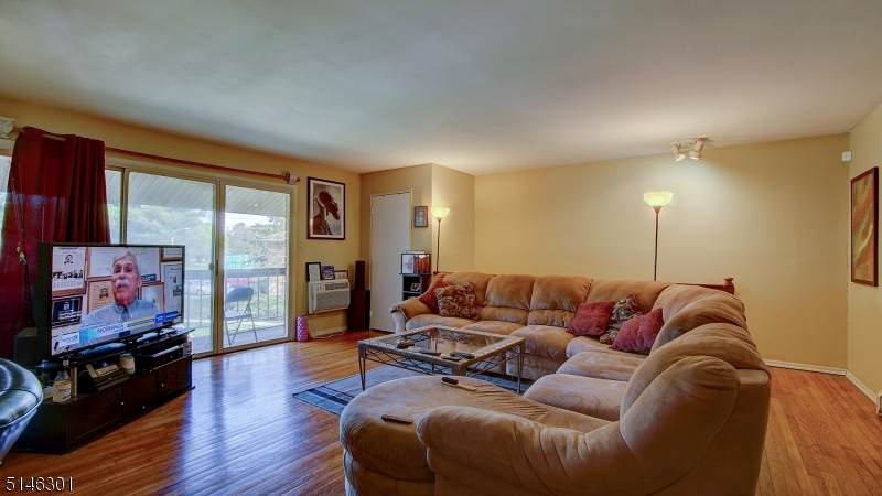 16 Deanna Dr - Photo 1