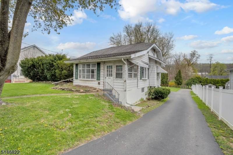 329 W Washington Ave - Photo 1