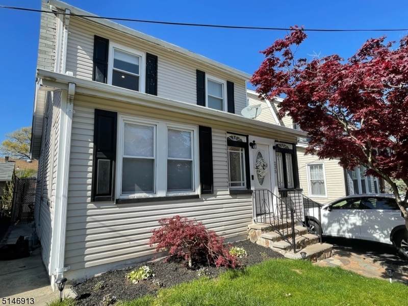 235 Fitzpatrick St - Photo 1