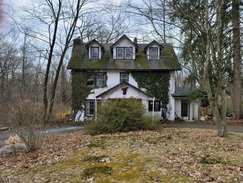 142 Morris Ave - Photo 1