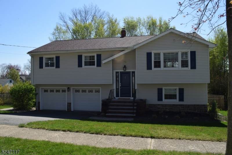 13 Adams Dr - Photo 1