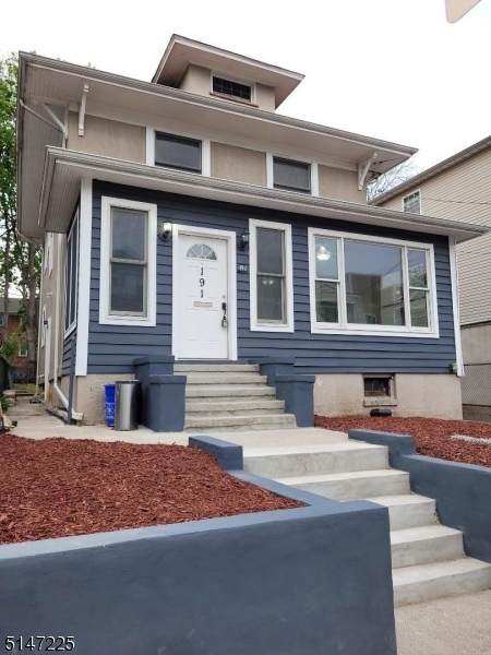 191 Custer Ave - Photo 1