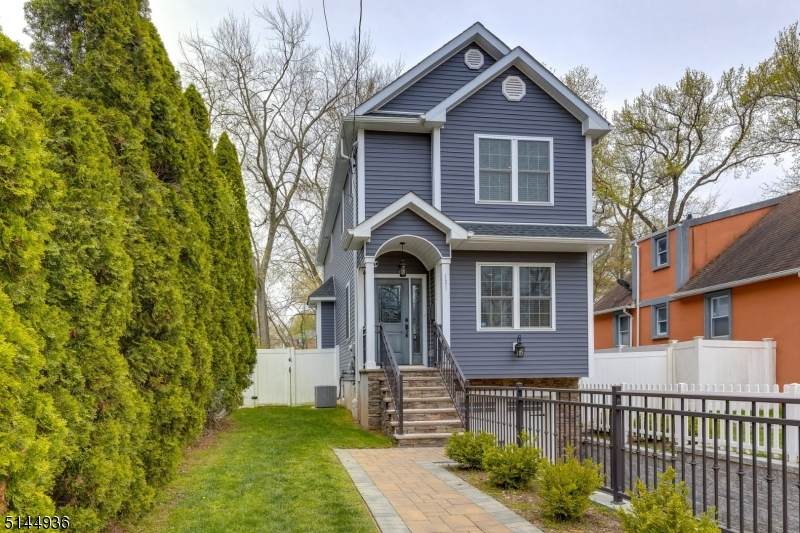 131 Greene Place - Photo 1