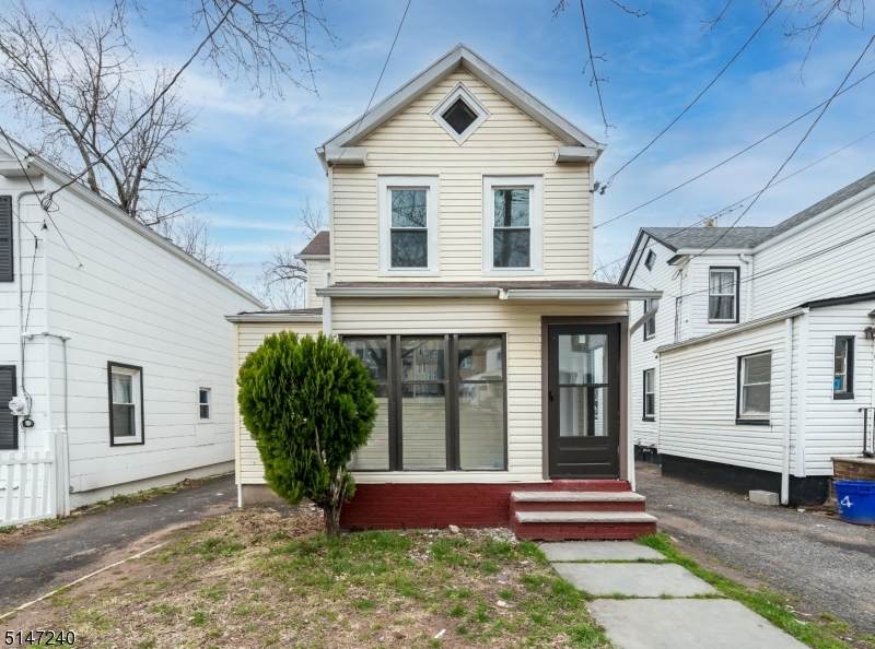 45 Orange Ave - Photo 1