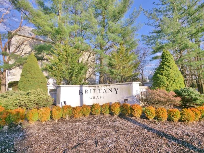 1202 Brittany Dr - Photo 1