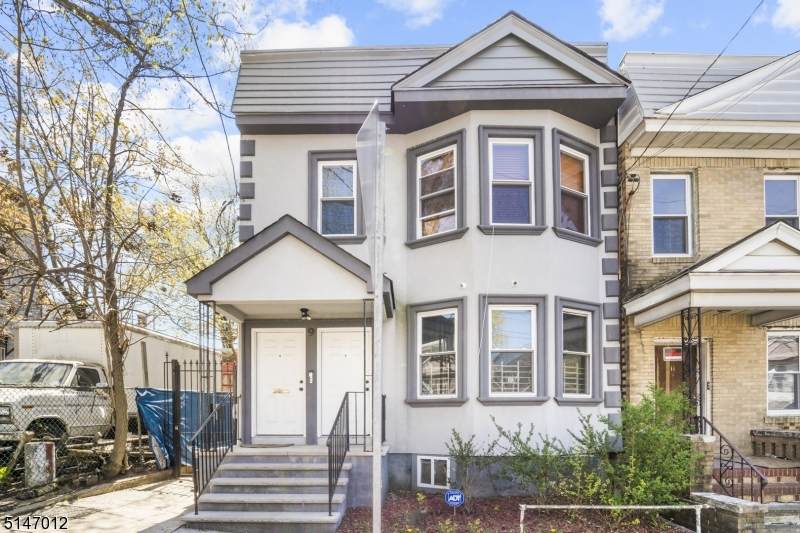 9 Montrose Ter - Photo 1
