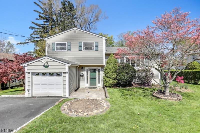 135 Highview Ter - Photo 1