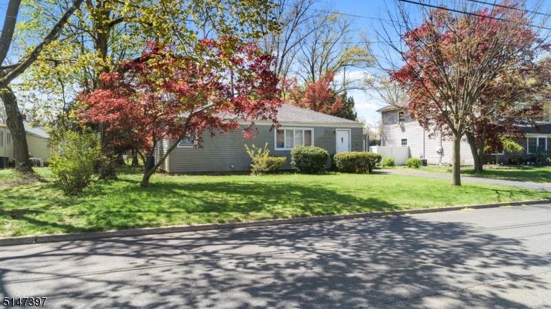 104 Birchwood Rd - Photo 1