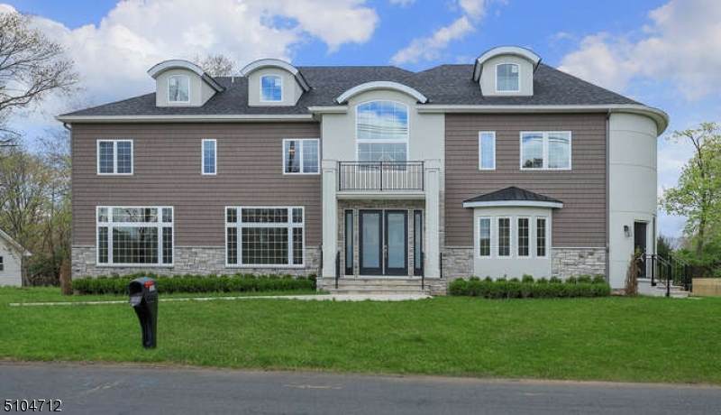 1310 Cushing Rd - Photo 1