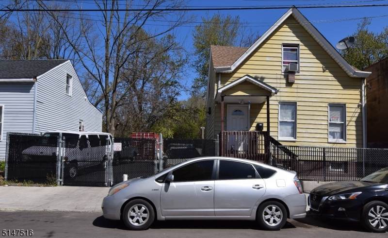213 N 1St St - Photo 1