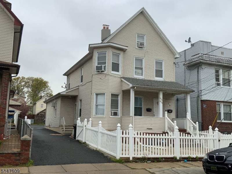 624 Adams - Photo 1