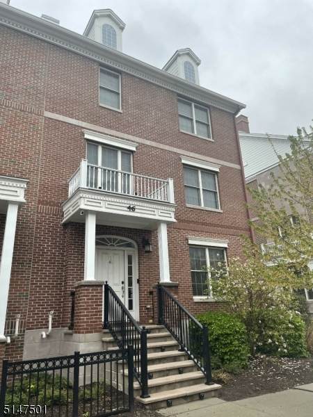 46 Carillon Cir - Photo 1