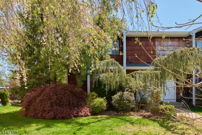 7 Miriam Ct - Photo 1