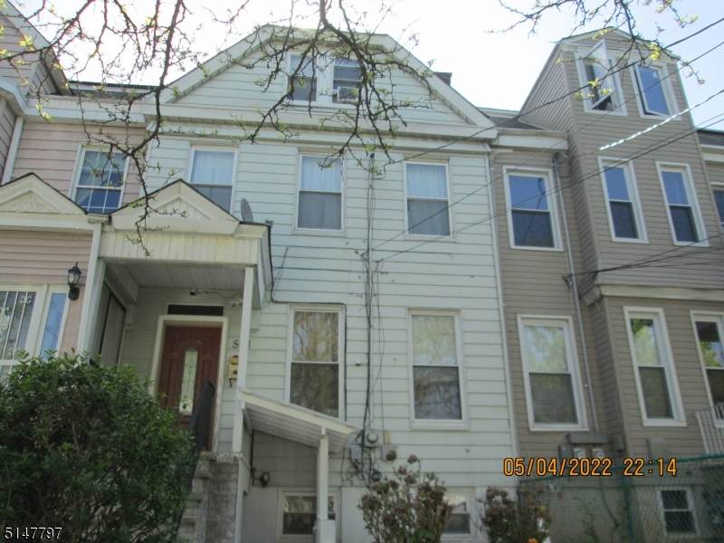 567 Jefferson Ave - Photo 1