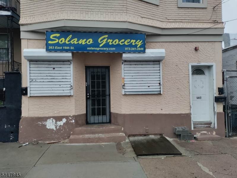 263 E 16Th St - Photo 1