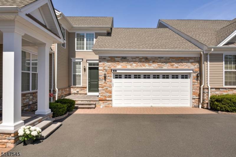 88 Van Cleef Dr - Photo 1