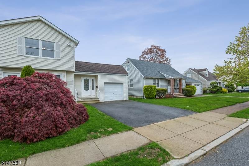 153 Willard Ave - Photo 1