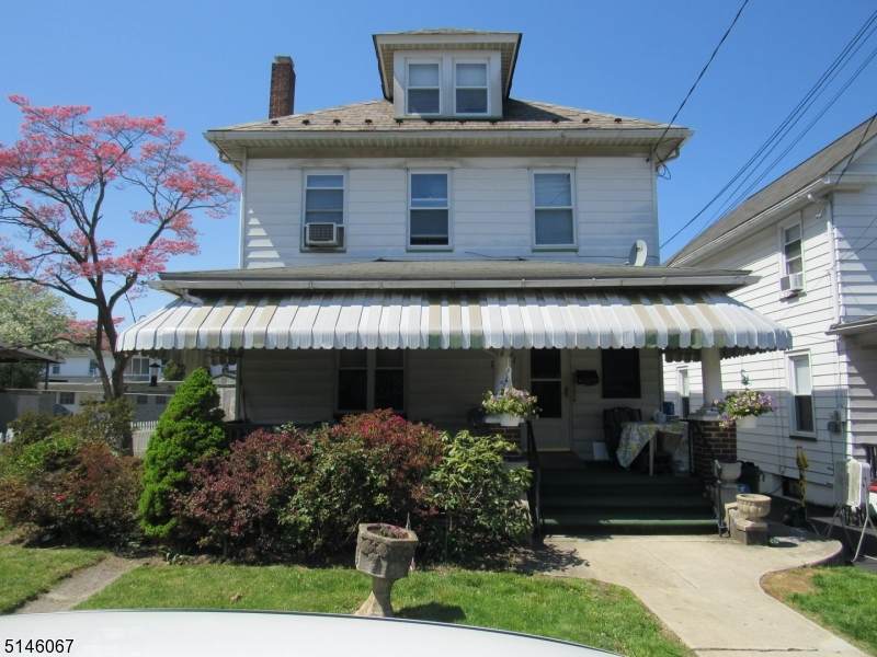 275 Irwin St - Photo 1