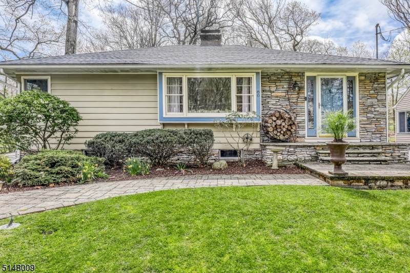 80 Monhegan Ave - Photo 1