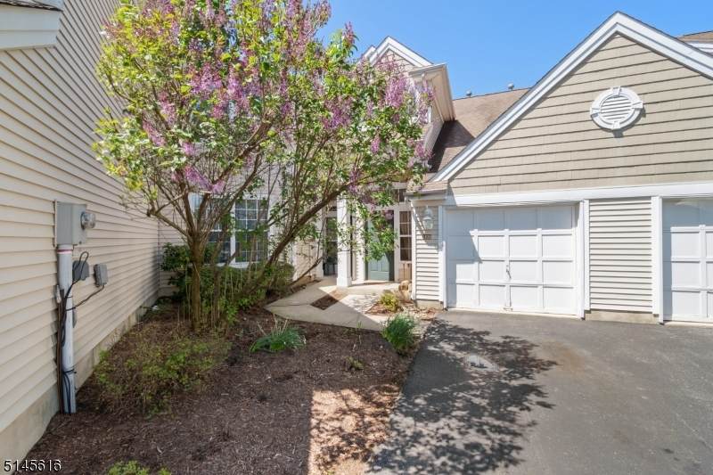 1028 Deerhaven Ter - Photo 1