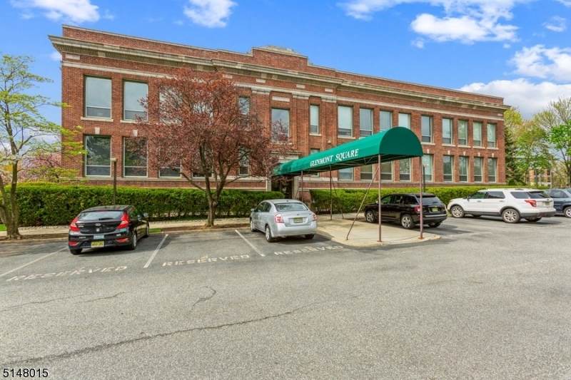 15 Glenridge Ave - Photo 1